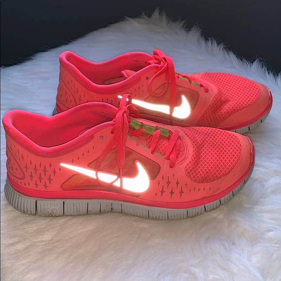 nike free run neon pink